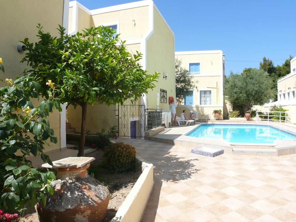 Esperides Maisonettes Agia Marina  Extérieur photo