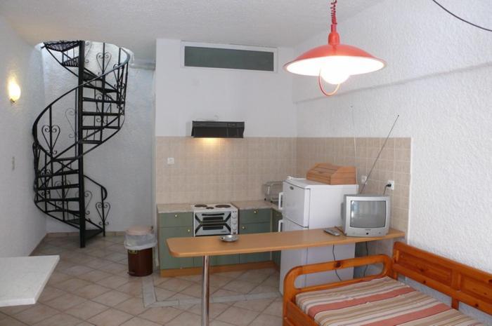 Esperides Maisonettes Agia Marina  Extérieur photo