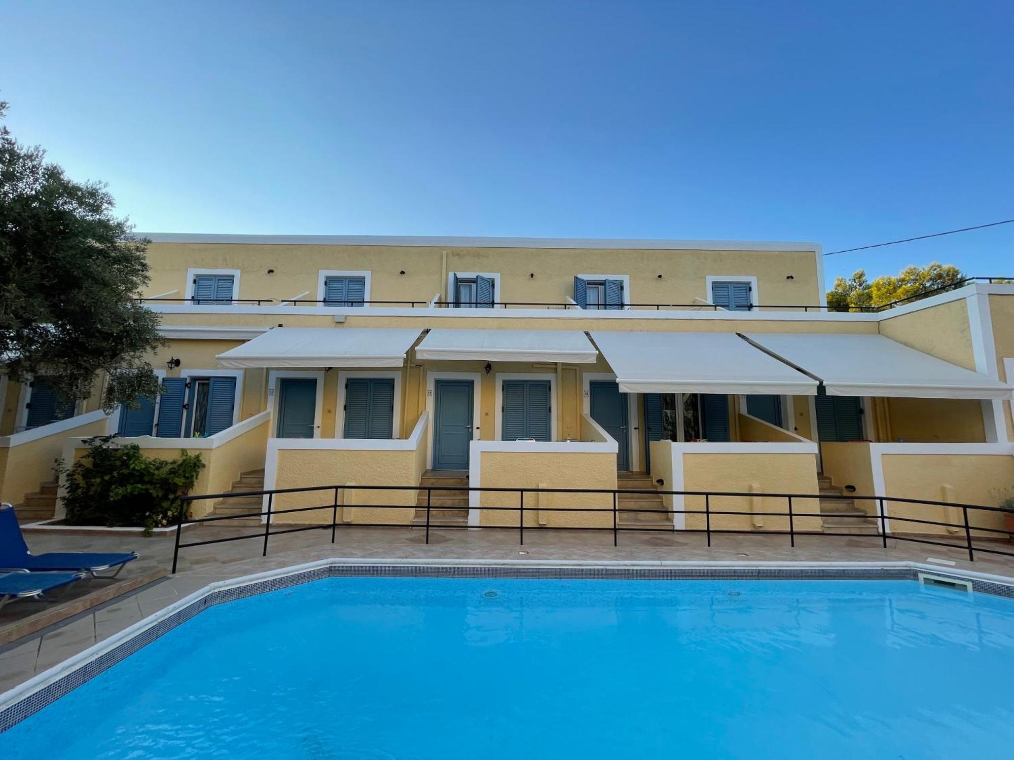 Esperides Maisonettes Agia Marina  Extérieur photo