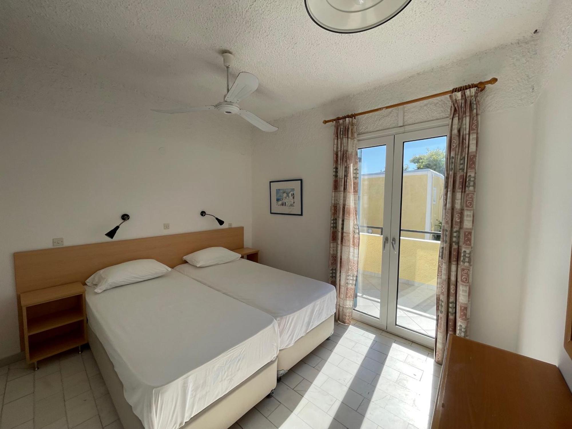 Esperides Maisonettes Agia Marina  Extérieur photo